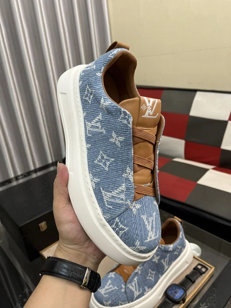 Louis Vuitton Low Shoes Trendsetting 32818