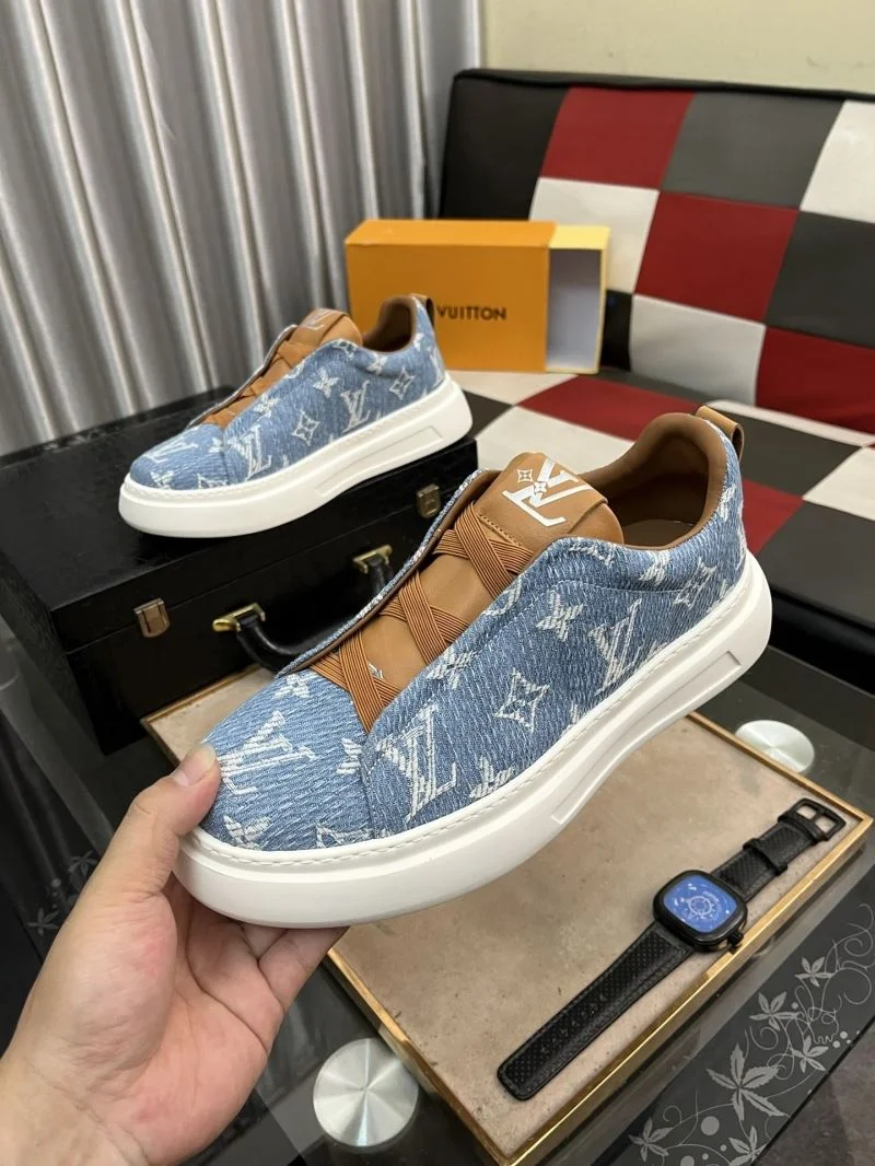 Louis Vuitton Low Shoes Trendsetting 32818