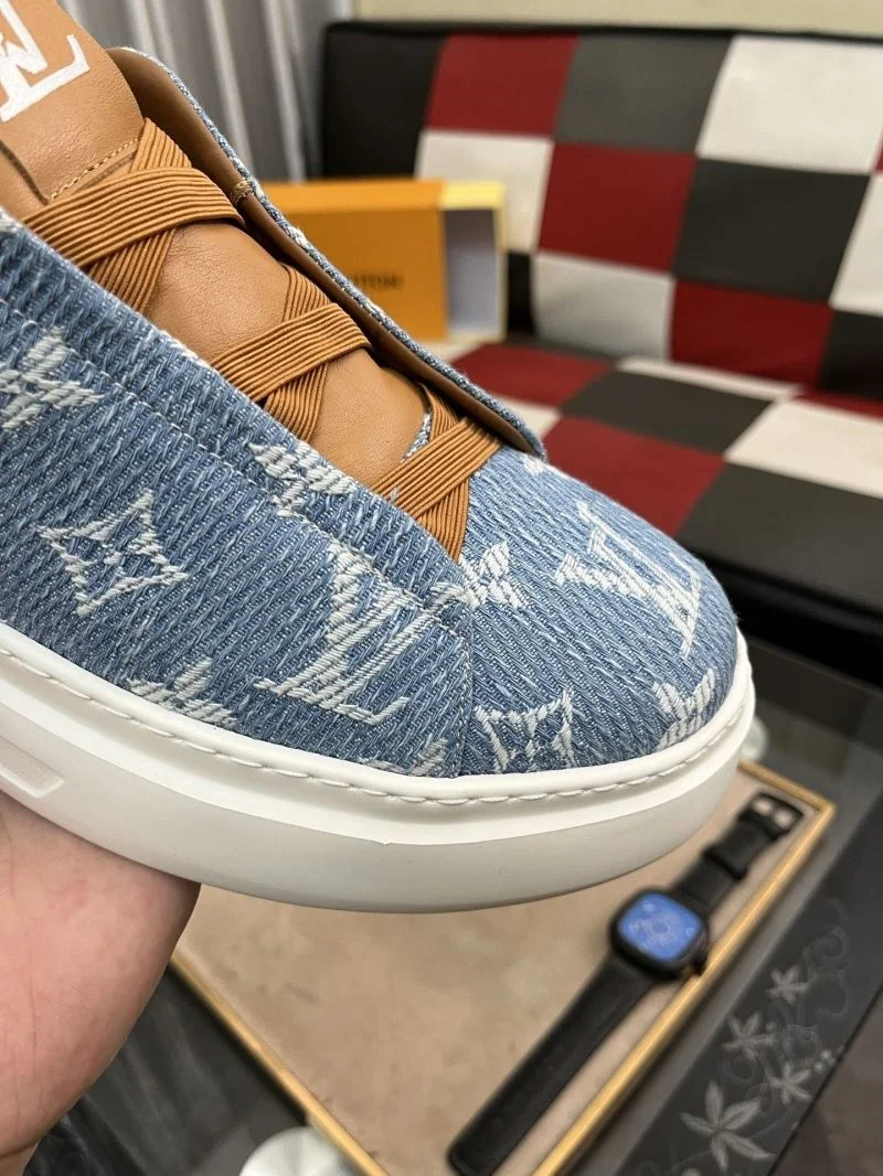 Louis Vuitton Low Shoes Trendsetting 32818