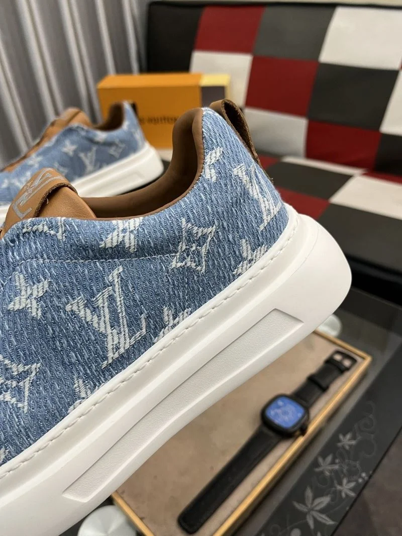 Louis Vuitton Low Shoes Trendsetting 32818