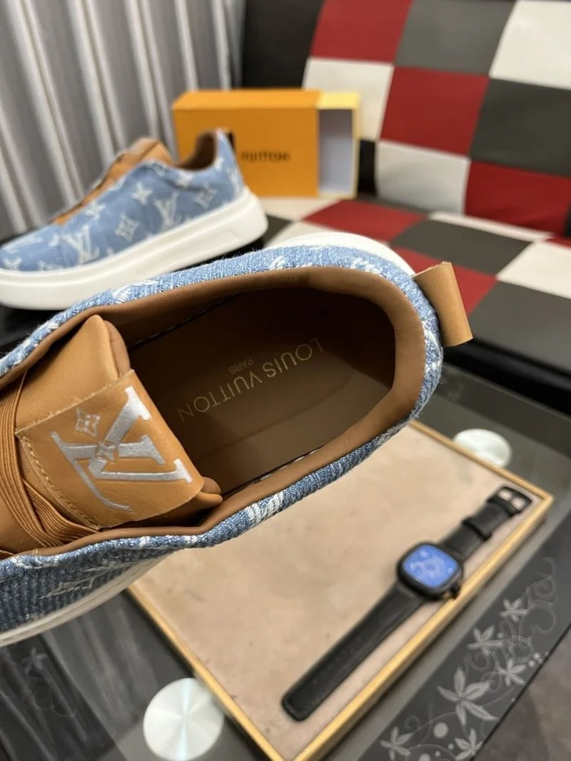Louis Vuitton Low Shoes Trendsetting 32818