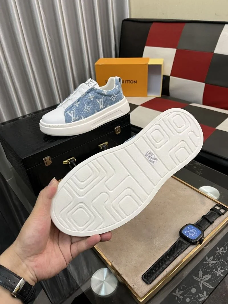 StreetReady Louis Vuitton Low Shoes 32810