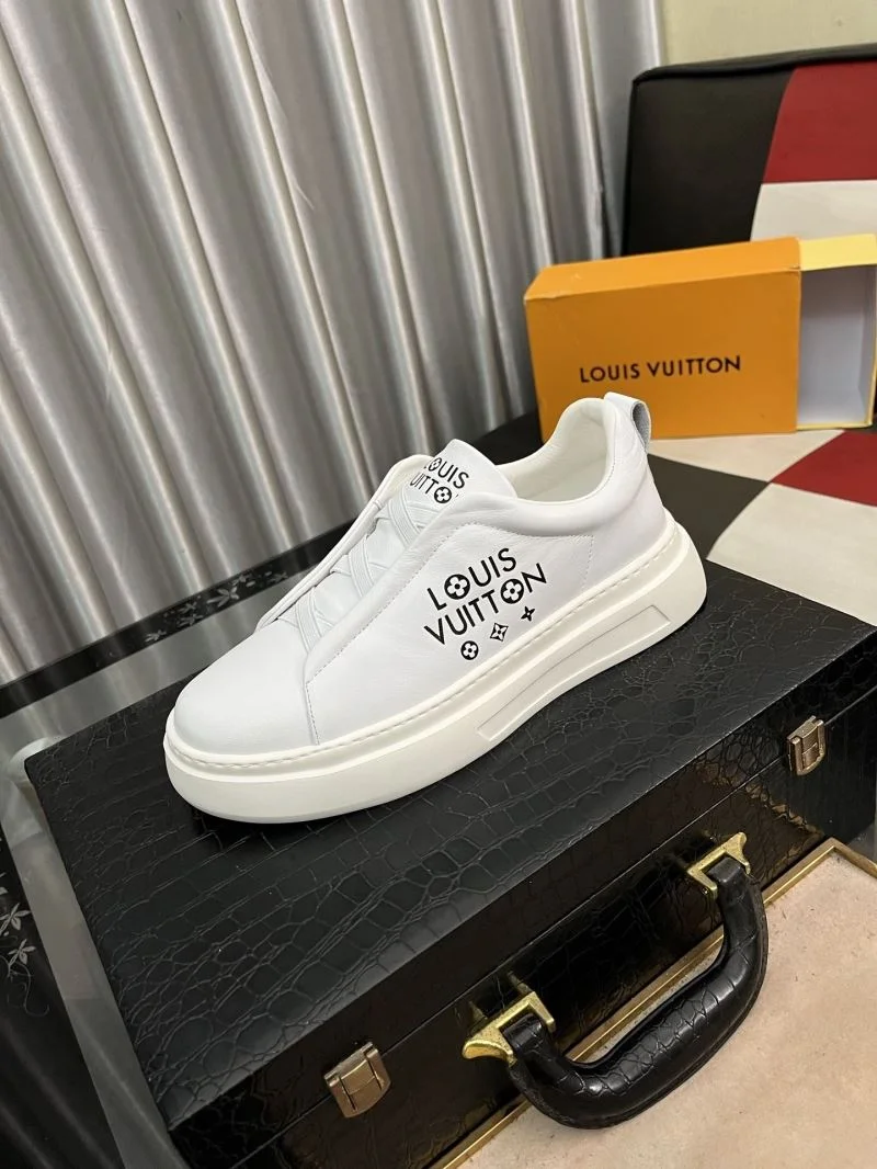 Stylish Louis Vuitton Low Shoes 32819