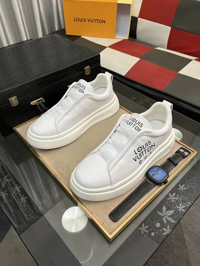 Stylish Louis Vuitton Low Shoes 32819