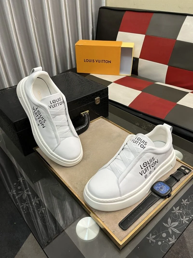 Stylish Louis Vuitton Low Shoes 32819