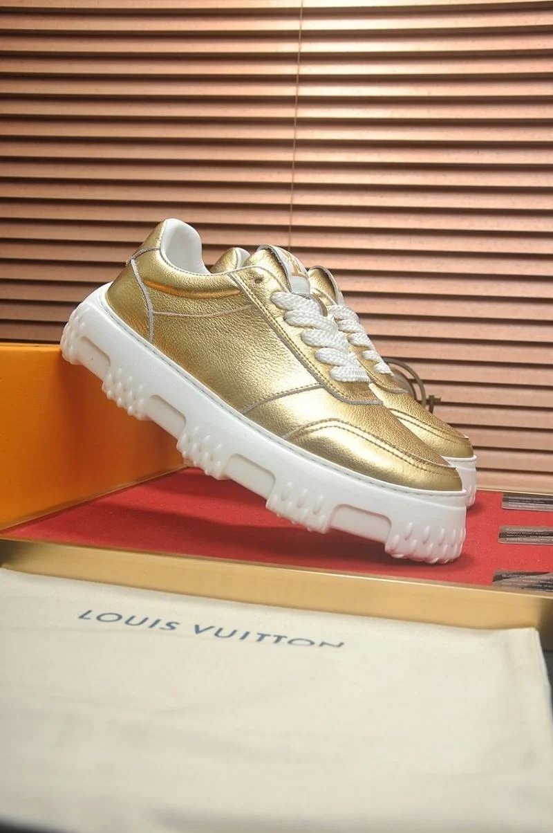 UrbanChic Louis Vuitton Low Shoes 32817