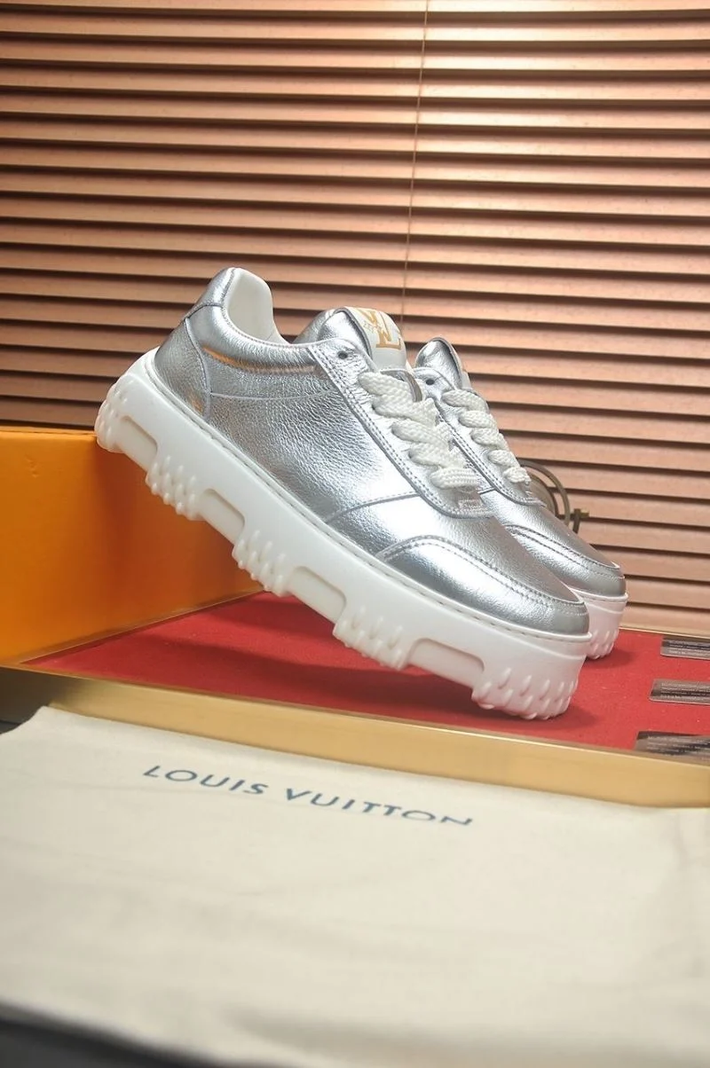 Effortless Louis Vuitton Low Shoes 32805