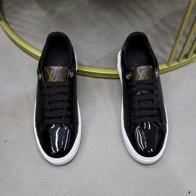 Louis Vuitton Low Shoes Flexible 32813