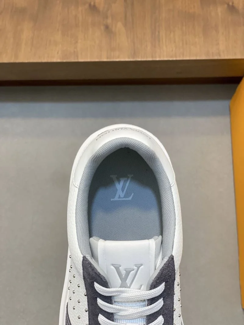 Versatile Louis Vuitton Low Shoes 32816