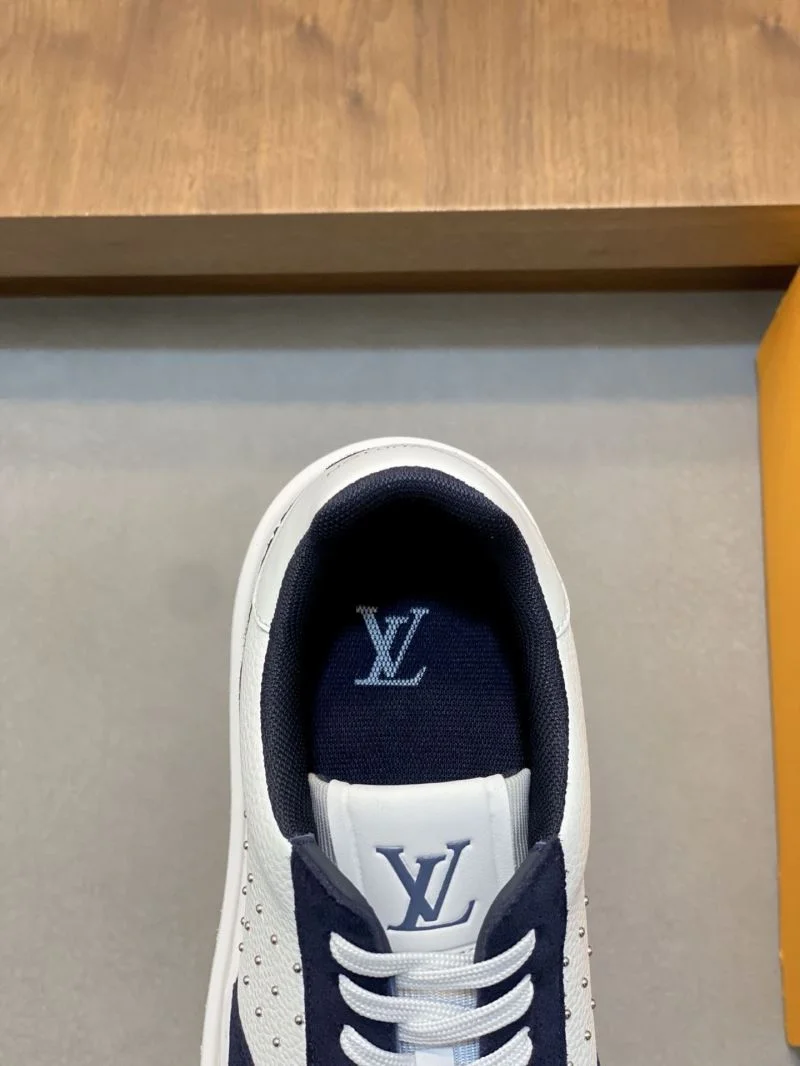 Lightweight Louis Vuitton Low Shoes 32820