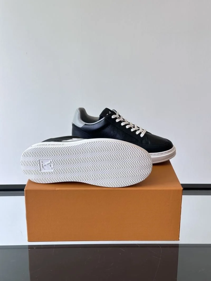 Sporty Louis Vuitton Low Shoes 32791