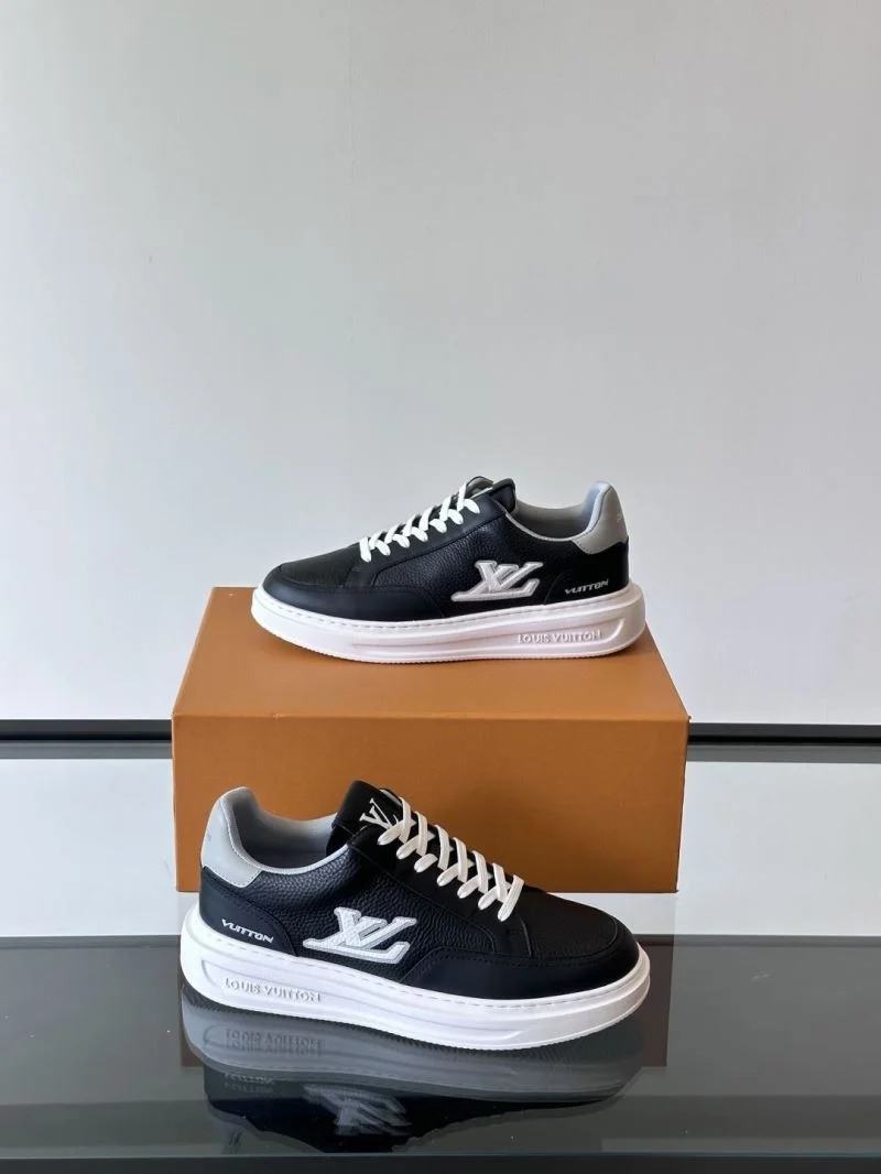 Sporty Louis Vuitton Low Shoes 32791