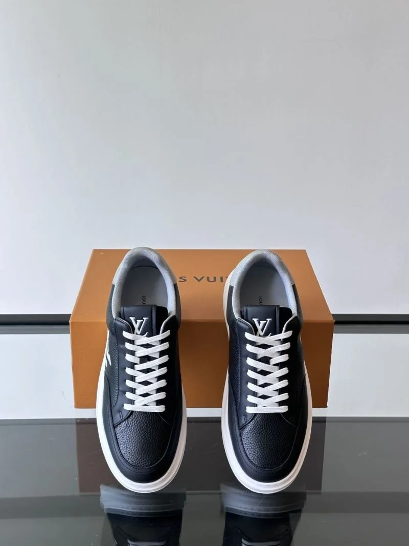 Sporty Louis Vuitton Low Shoes 32791