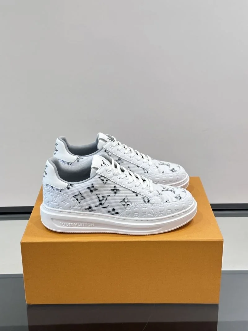Classic Louis Vuitton Low Shoes 32768