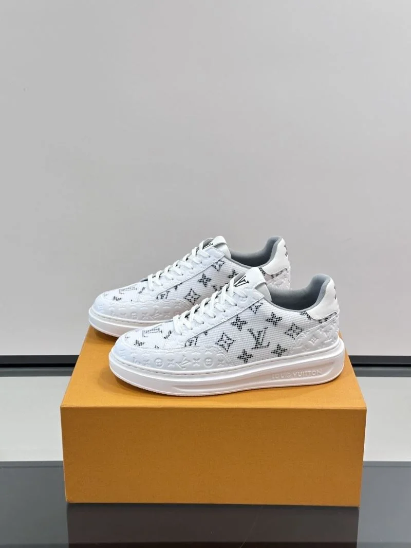 Classic Louis Vuitton Low Shoes 32768
