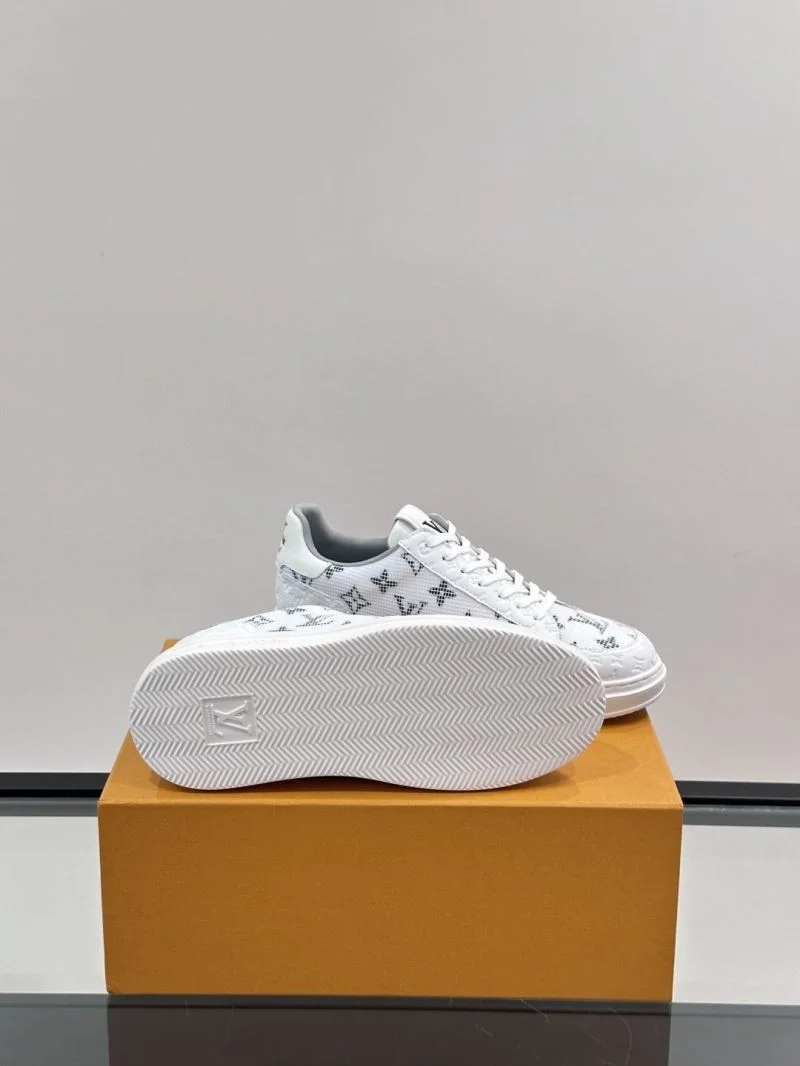Classic Louis Vuitton Low Shoes 32768