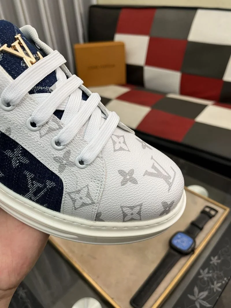 Louis Vuitton Low Shoes WaterResistant 32762