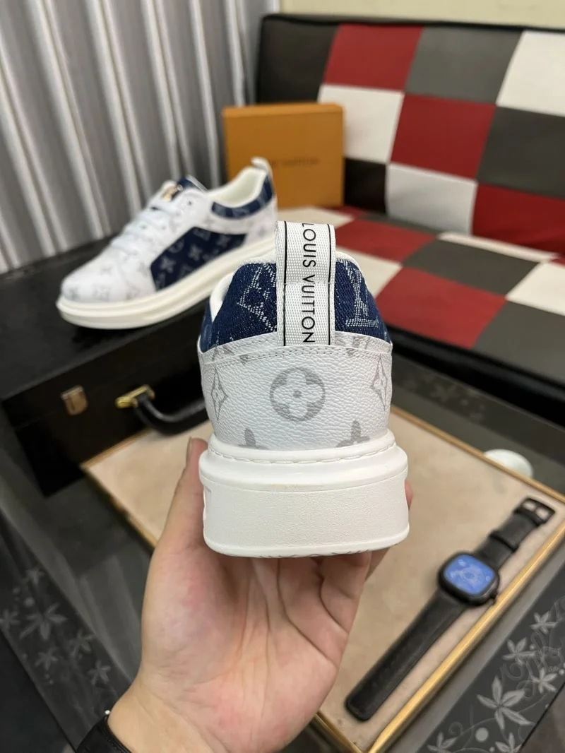 Louis Vuitton Low Shoes WaterResistant 32762