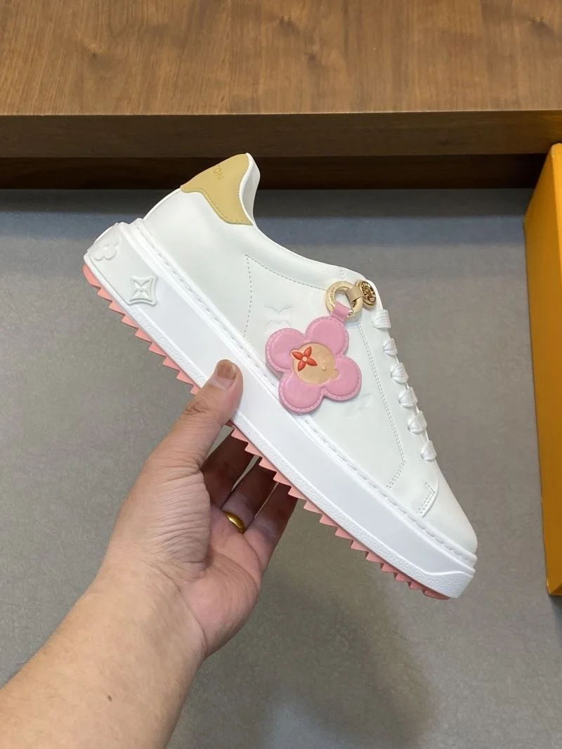 Effortless Louis Vuitton Low Shoes 32782