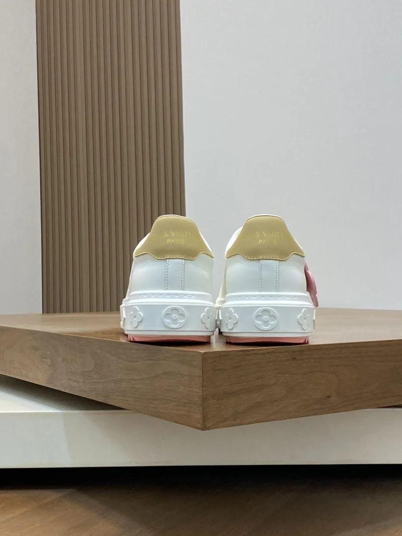 Effortless Louis Vuitton Low Shoes 32782