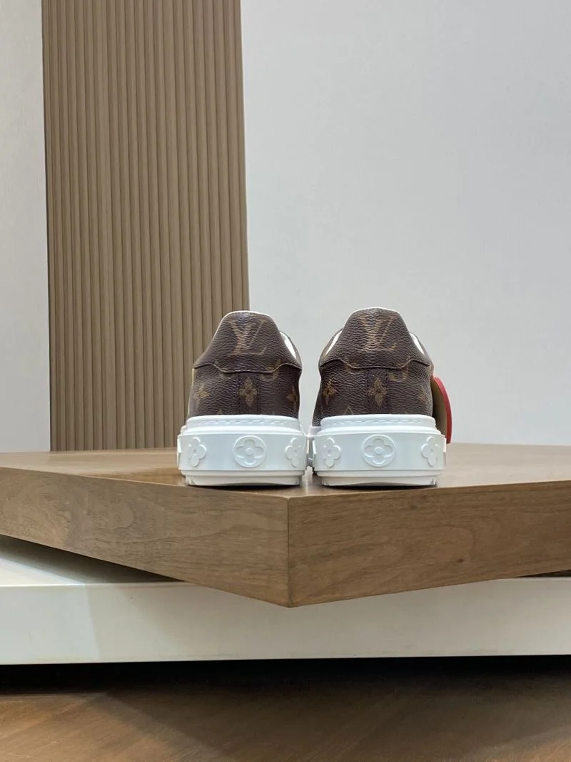 WeatherProof Louis Vuitton Low Shoes 32776