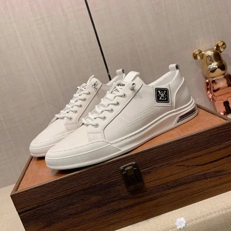 Cozy Louis Vuitton Low Shoes 32783