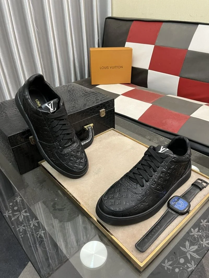 Effortless Louis Vuitton Low Shoes 32772
