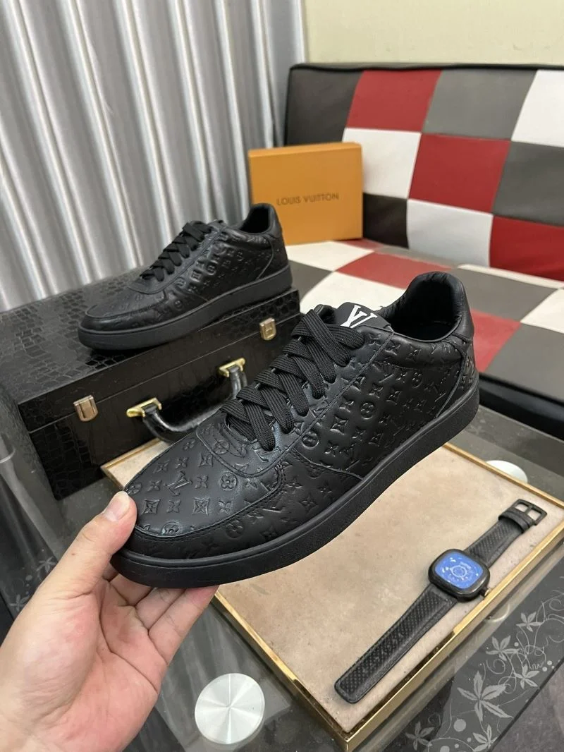 Effortless Louis Vuitton Low Shoes 32772