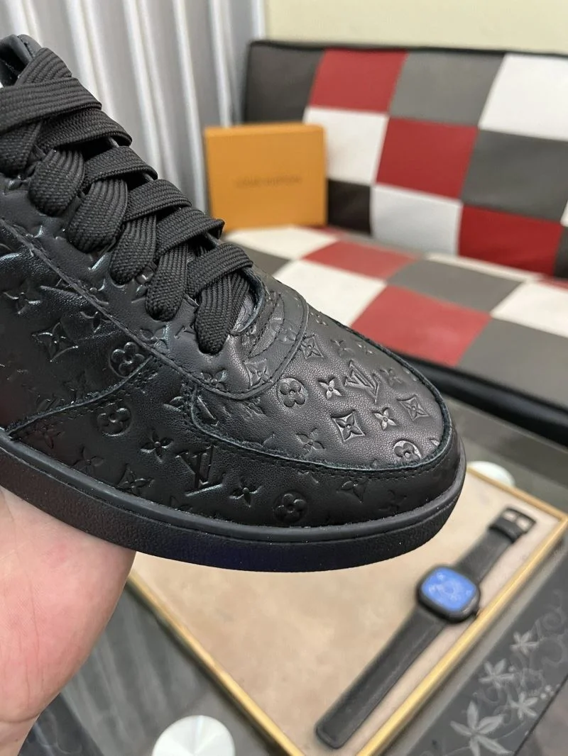 Effortless Louis Vuitton Low Shoes 32772