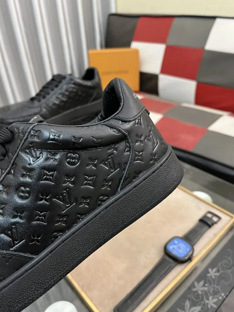Effortless Louis Vuitton Low Shoes 32772