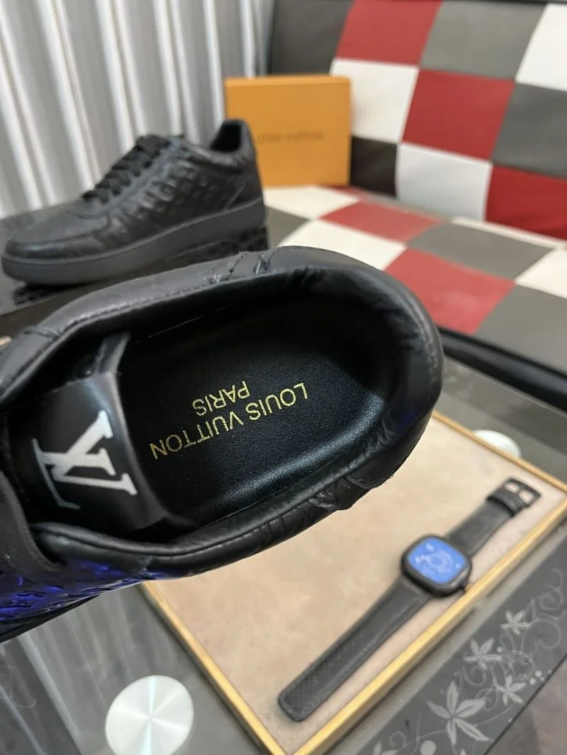 Effortless Louis Vuitton Low Shoes 32772