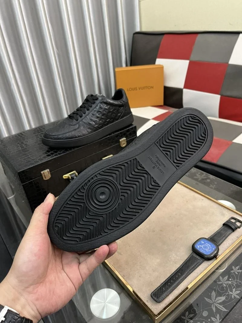 Effortless Louis Vuitton Low Shoes 32772