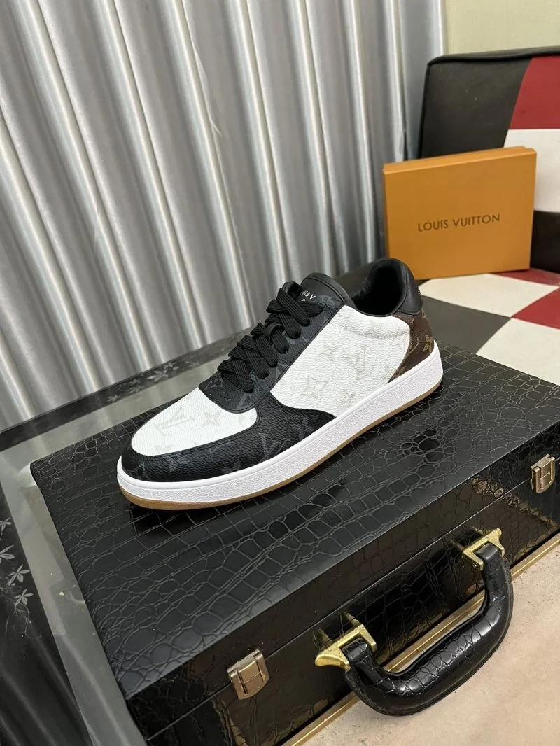 UrbanChic Louis Vuitton Low Shoes 32773