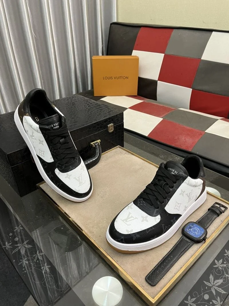 UrbanChic Louis Vuitton Low Shoes 32773