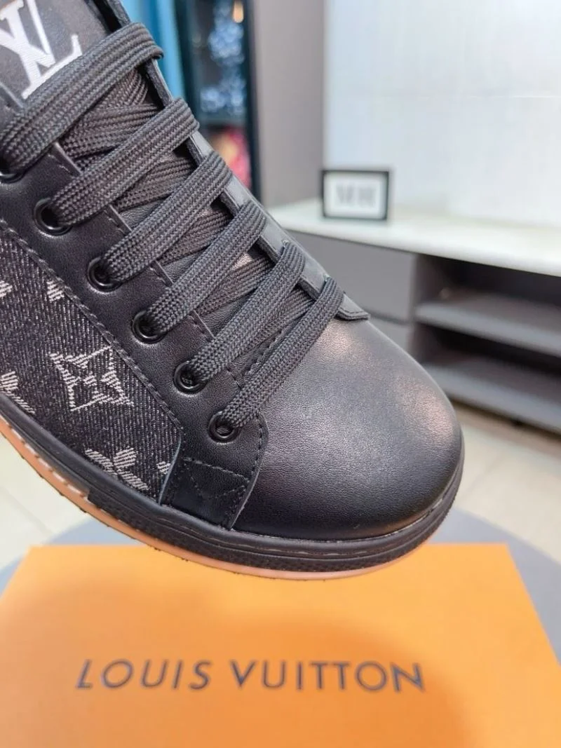 Resilient Louis Vuitton Low Shoes 32751