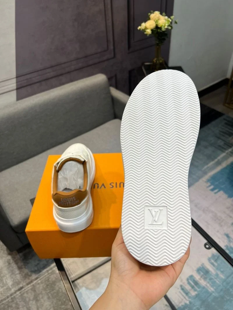 FlexibleFit Louis Vuitton Low Shoes 32770