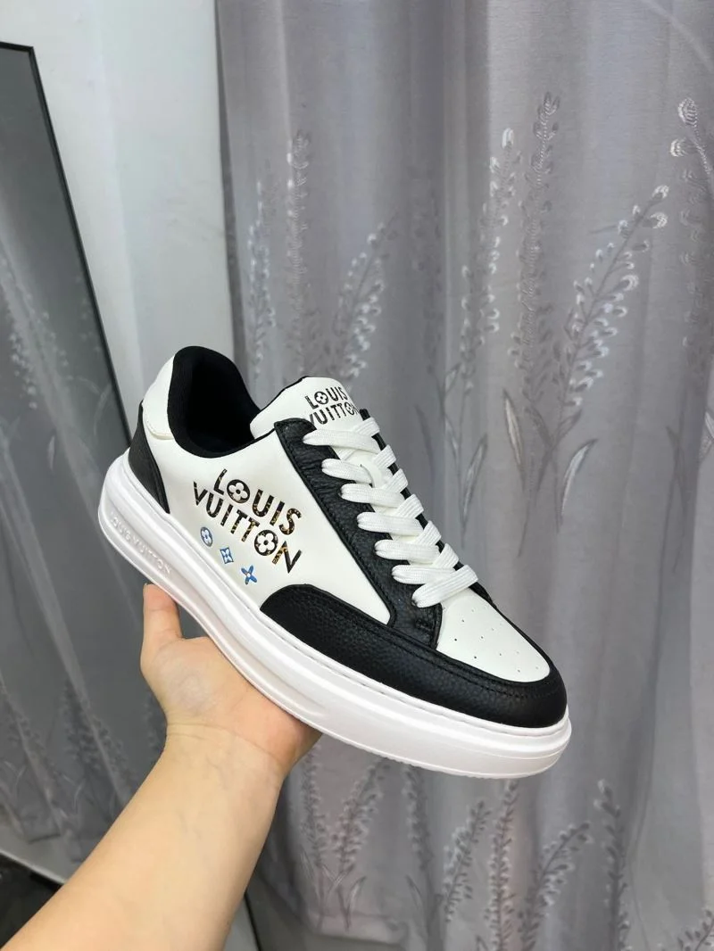 Functional Louis Vuitton Low Shoes 32769