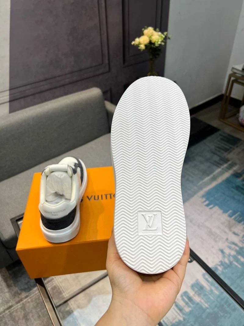 Louis Vuitton Low Shoes TechFriendly 32759