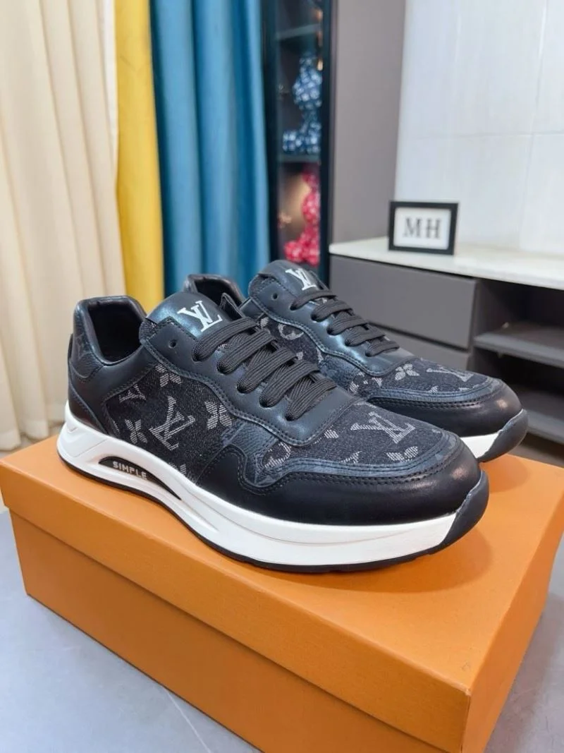 Sleek Louis Vuitton Low Shoes 32748