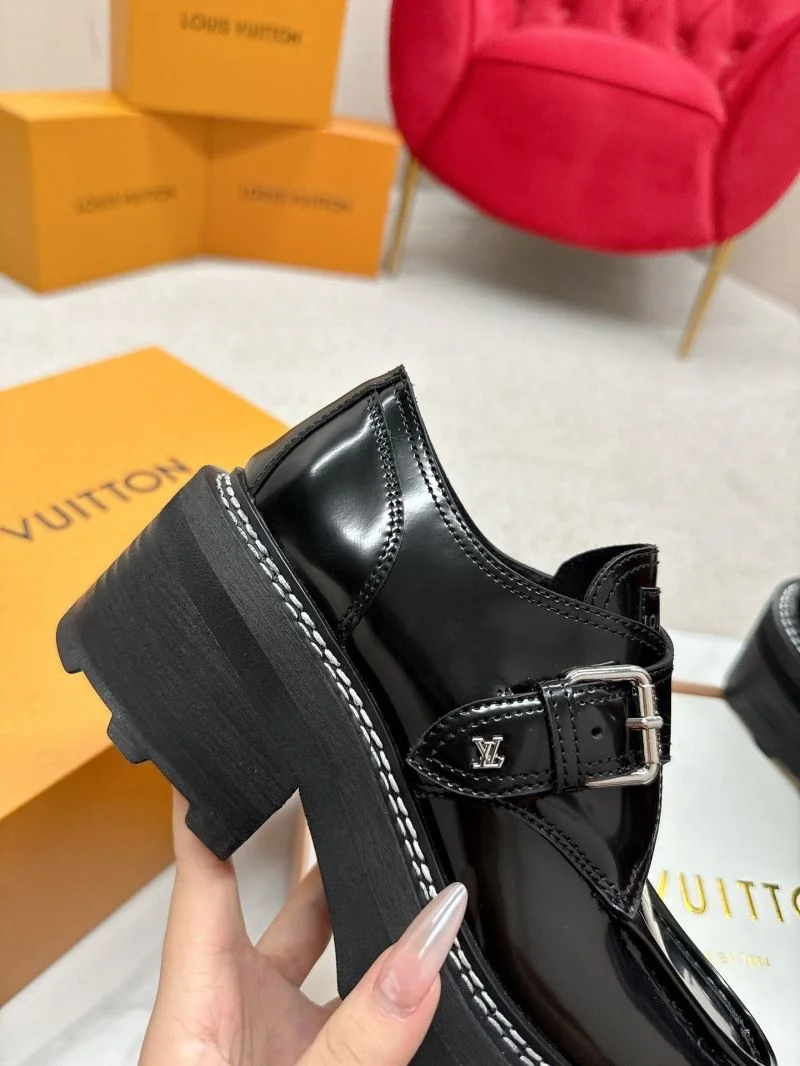 TimelessDesign Louis Vuitton Low Shoes 33334