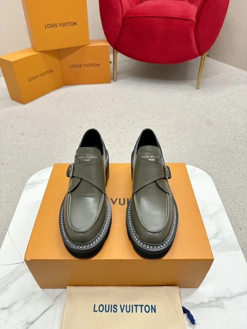 Comfortable Louis Vuitton Low Shoes 33342