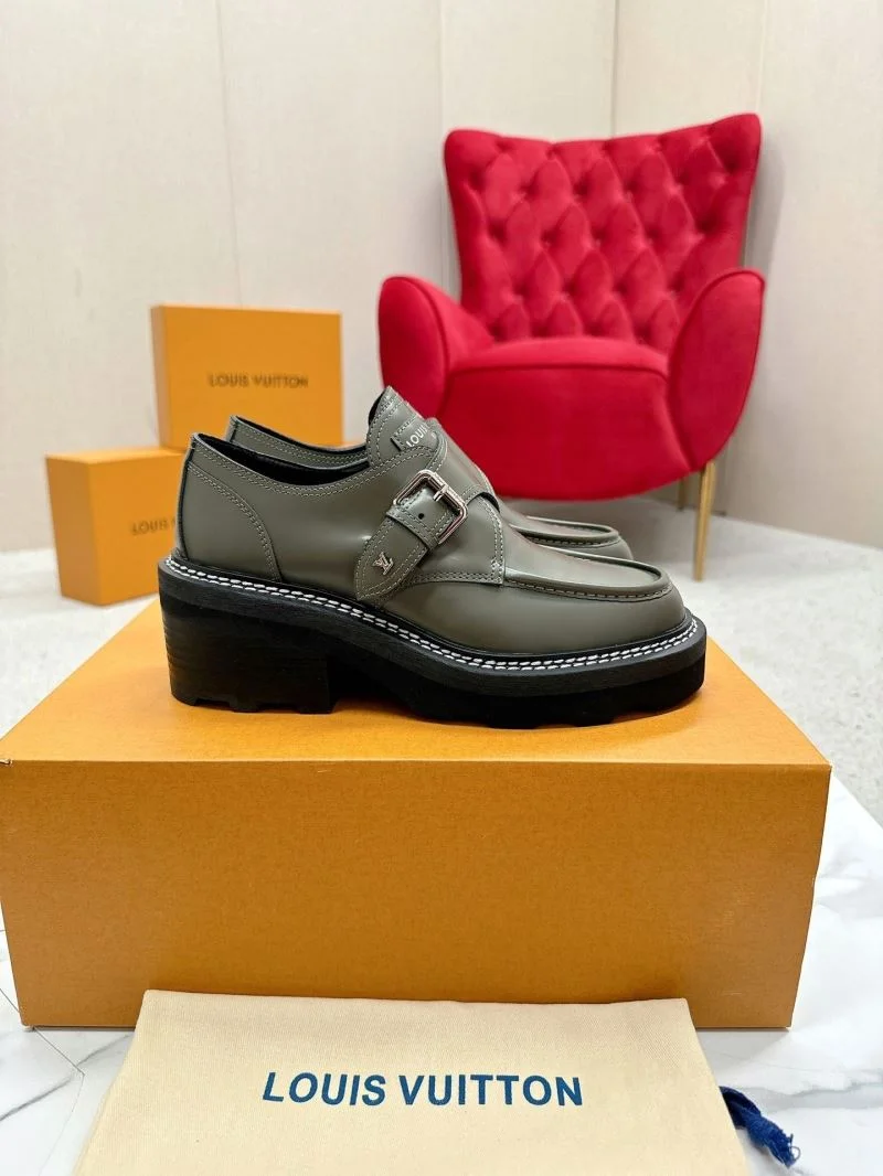 Comfortable Louis Vuitton Low Shoes 33342