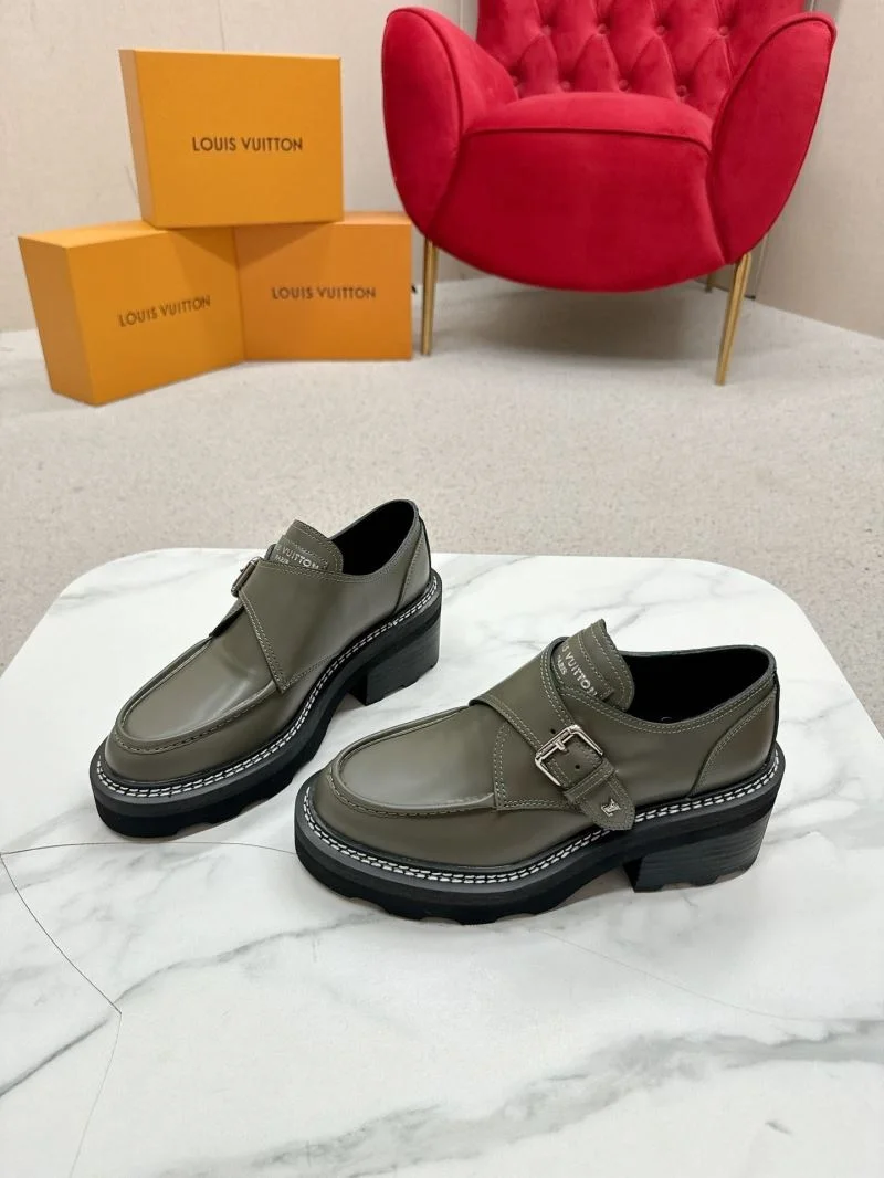 Comfortable Louis Vuitton Low Shoes 33342