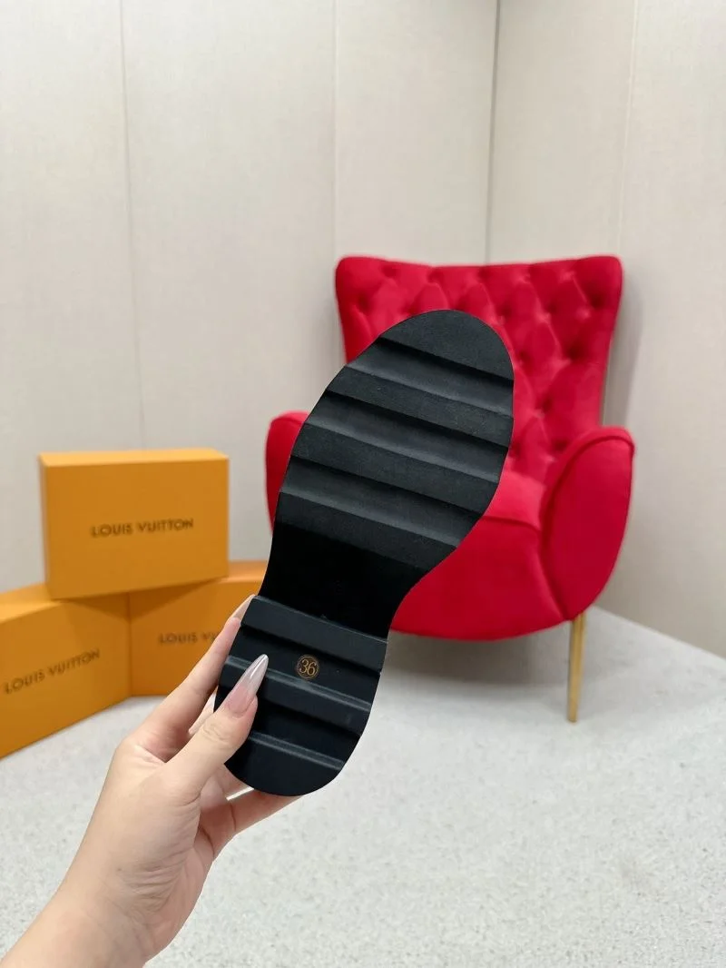 Comfortable Louis Vuitton Low Shoes 33342