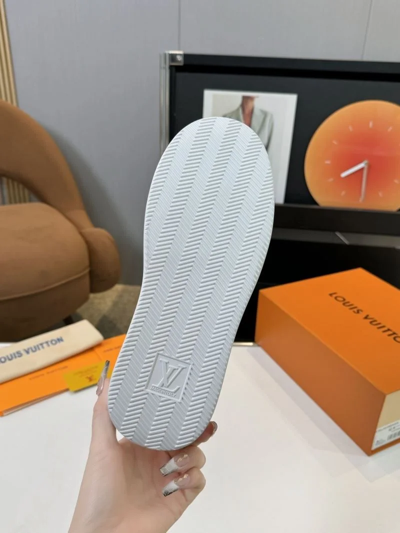 Breathable Louis Vuitton Low Shoes 33340