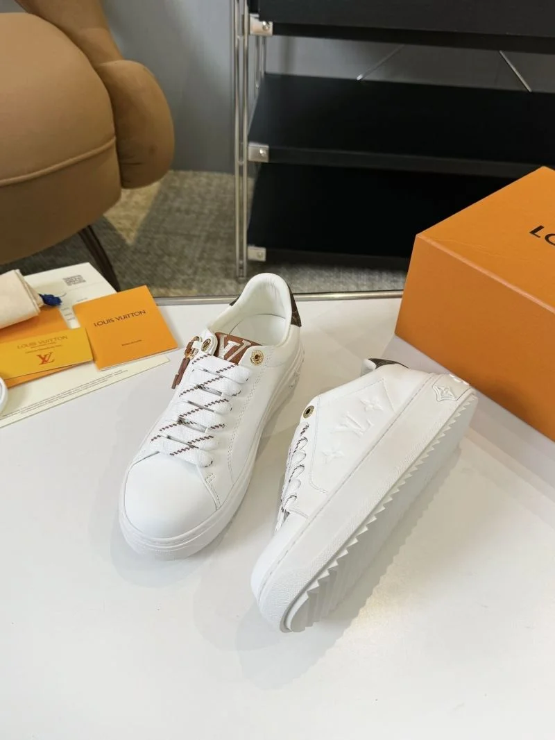 Louis Vuitton Low Shoes Bright 33332