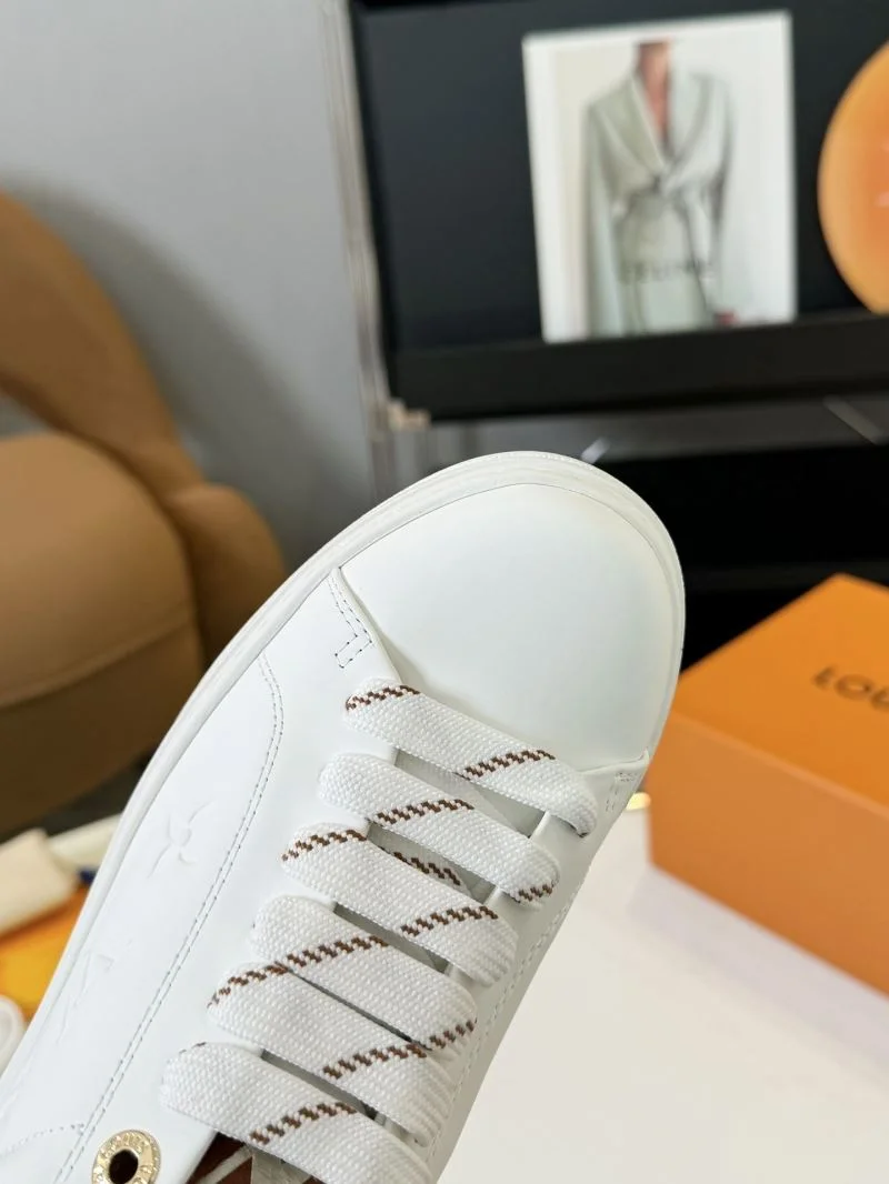 Louis Vuitton Low Shoes Bright 33332