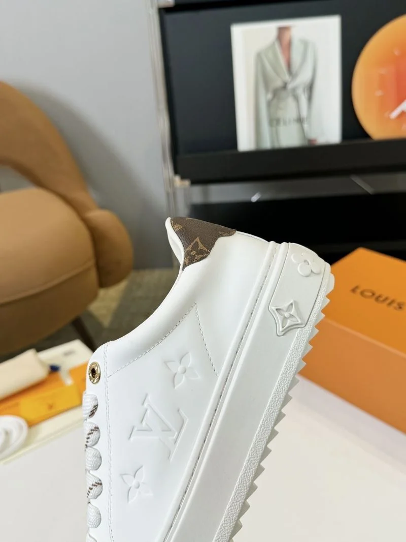 Louis Vuitton Low Shoes Bright 33332