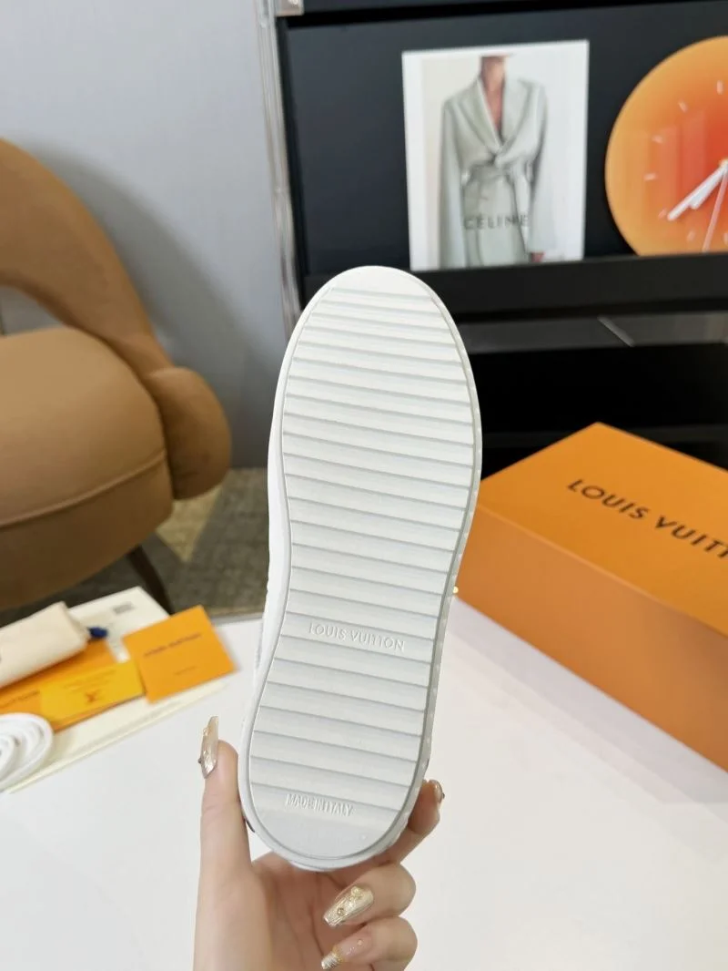 Packable Louis Vuitton Low Shoes 33341