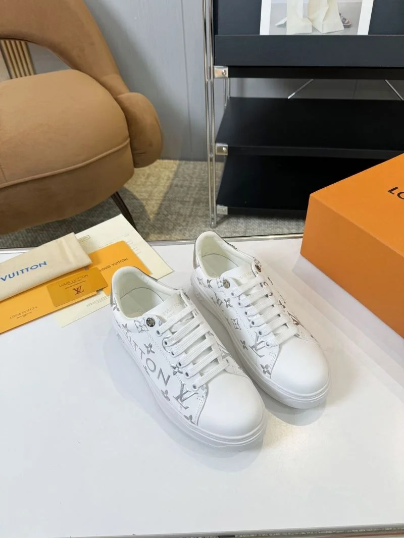 Minimalist Louis Vuitton Low Shoes 33326